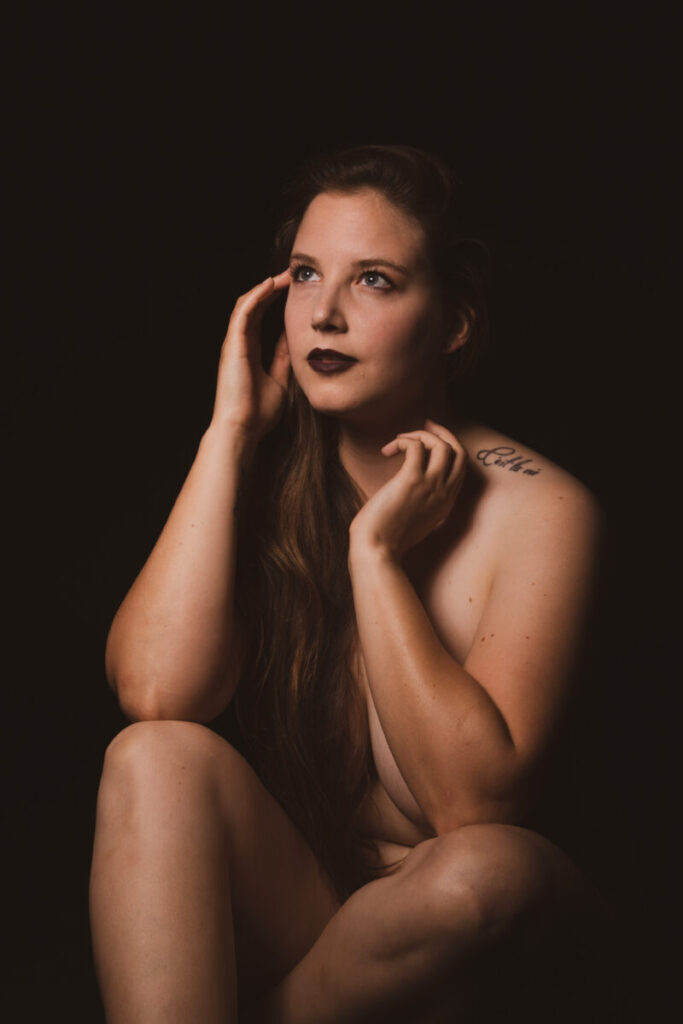 Boudoir, Teilakt & Aktfotografie mit Fotomodell im Fotostudio - Fotograf Olching und Umgebung